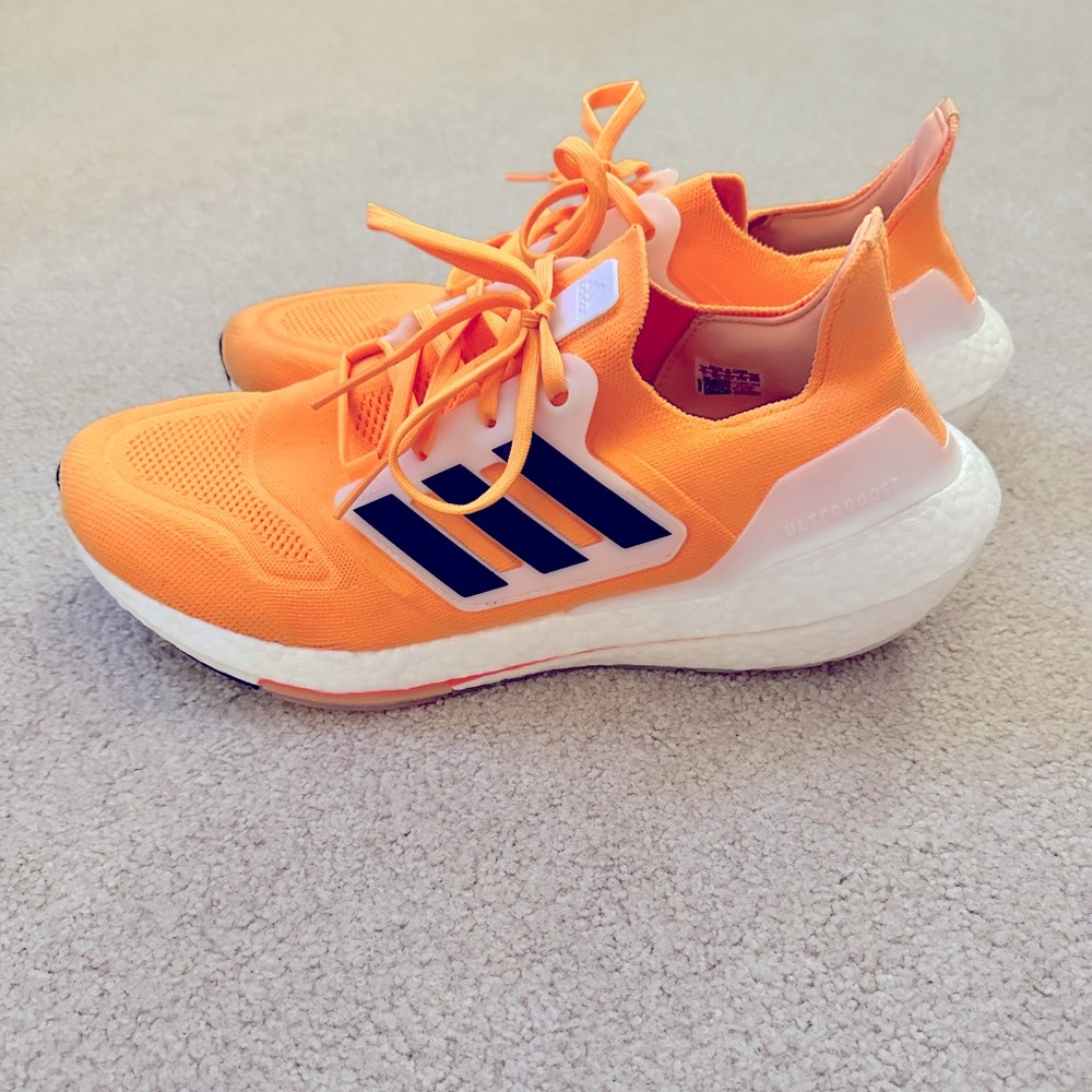 Men’s Adidas Ultraboost 22 size 11 Orange